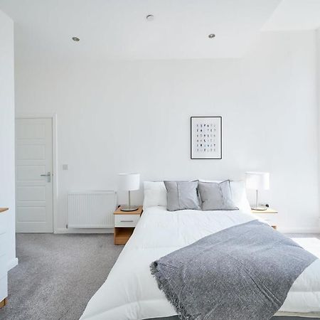 Modern 2 Bedroom Apartment In Preston Престън Екстериор снимка
