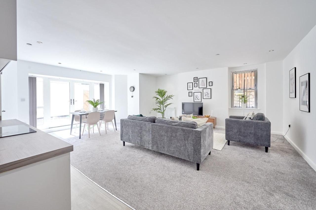 Modern 2 Bedroom Apartment In Preston Престън Екстериор снимка