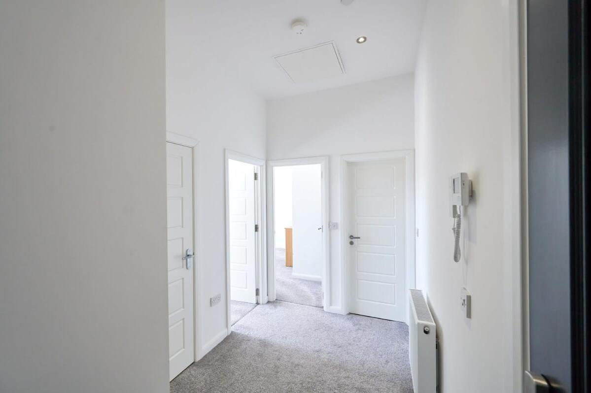 Modern 2 Bedroom Apartment In Preston Престън Екстериор снимка