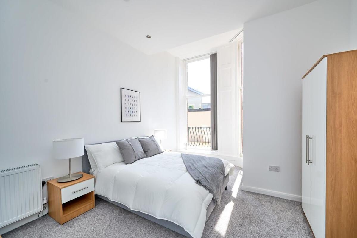 Modern 2 Bedroom Apartment In Preston Престън Екстериор снимка